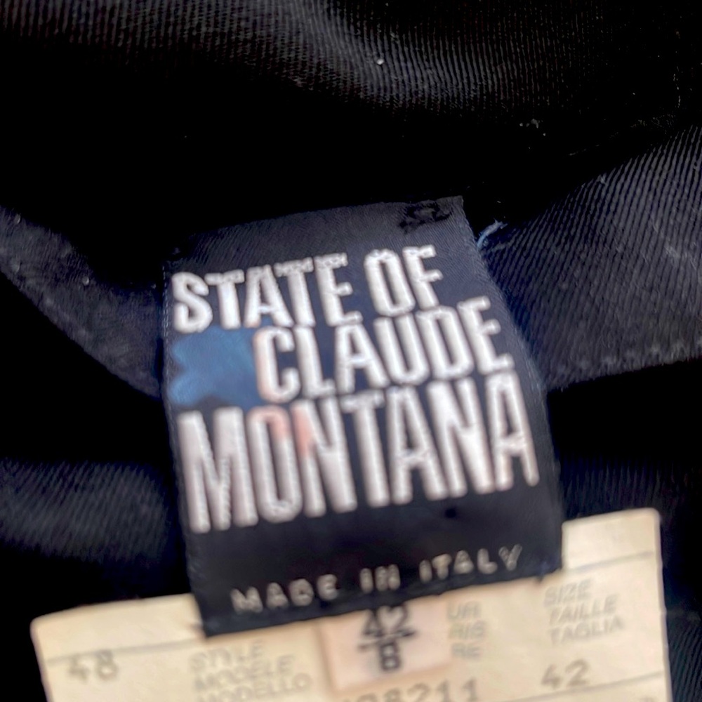 Claude Montana skirt, fully lined, never worn.
Made in Italy.